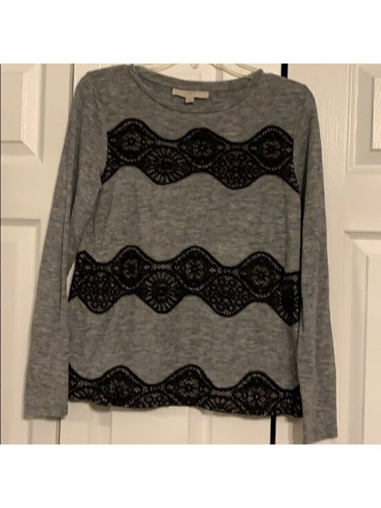 Tops - grey knit top- size XS